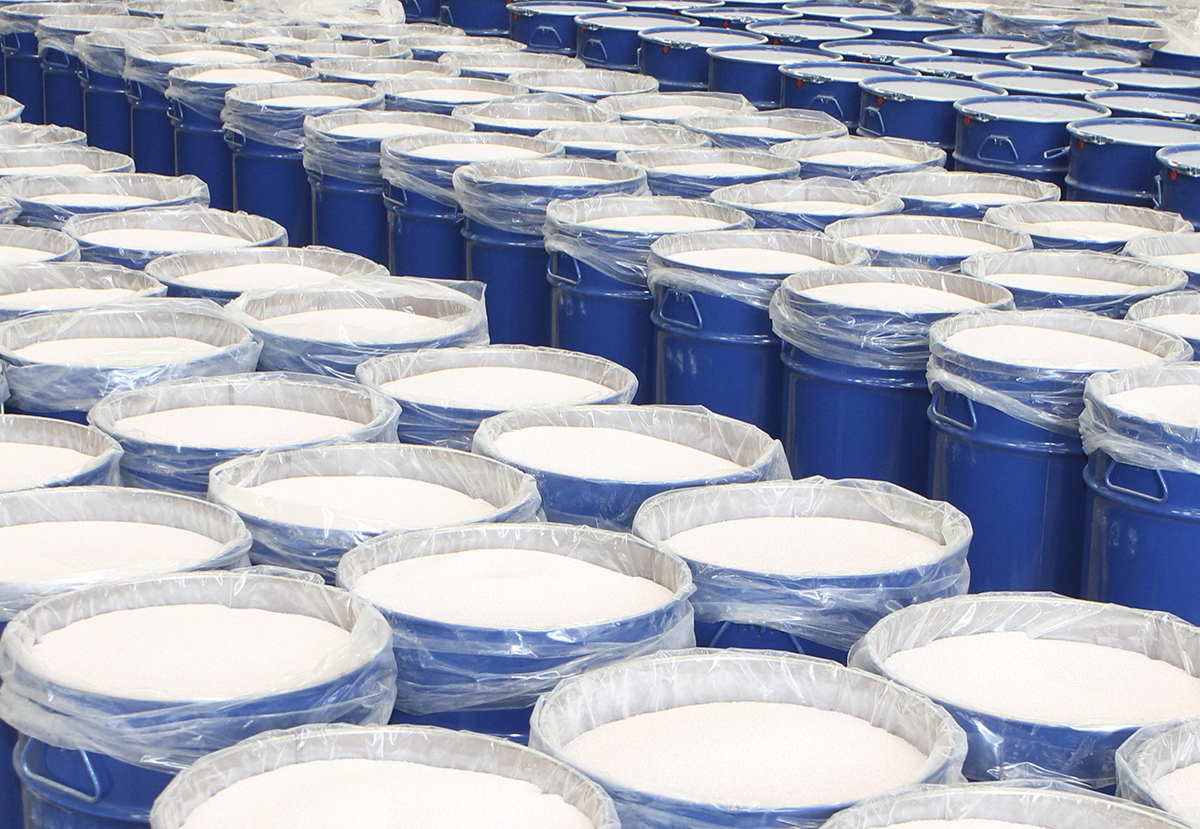 Calcium hypochlorite in steel barrels